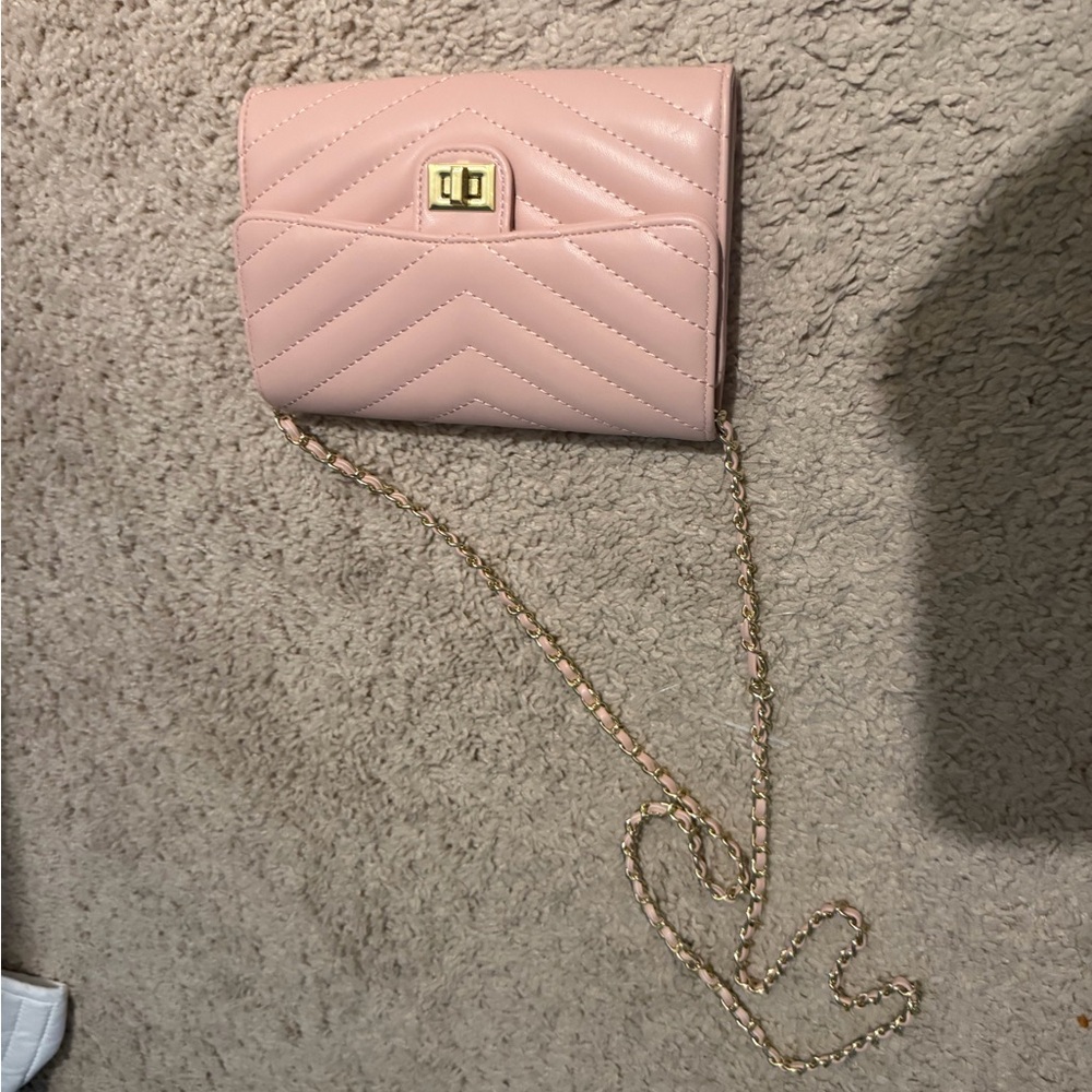 Source Unknown Pink Quilted Card Holder with Chain